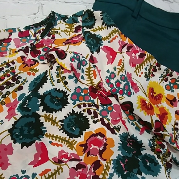 Loft Flutter Cuff Floral Blouse - Picture 3 of 7